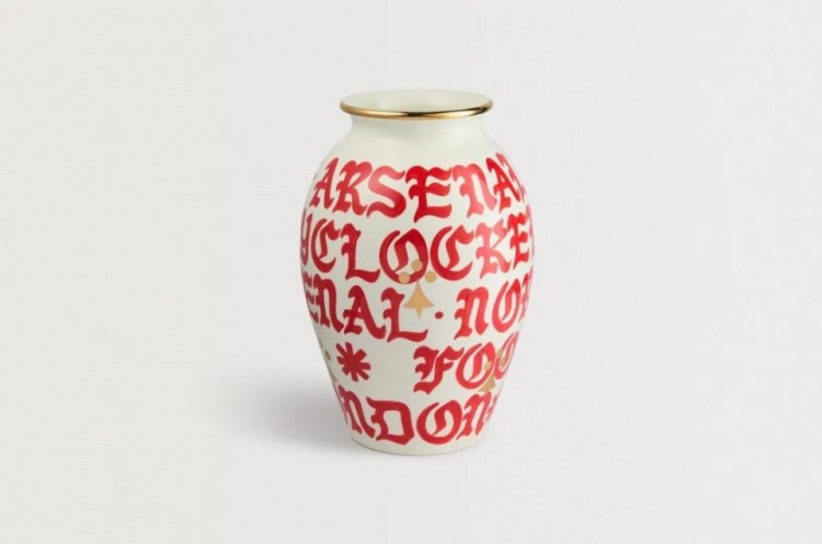  太陽(yáng)報(bào)：阿森納推出花瓶等瓷器的周邊產(chǎn)品，發(fā)售不到一小時(shí)就售罄