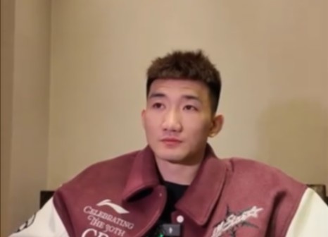  咋形容你和王博的關系？孫銘徽：像家人 他訓練&生活中很照顧我們
