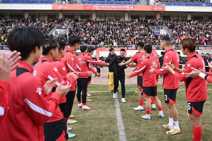  今日賽前，俱樂部為前球員馬曉磊及文爍舉行了退役儀式