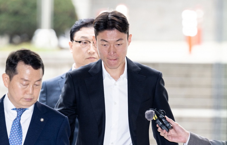  韓國國腳黃義助非法拍攝不雅視頻，一審被判有期徒刑1年緩刑2年！